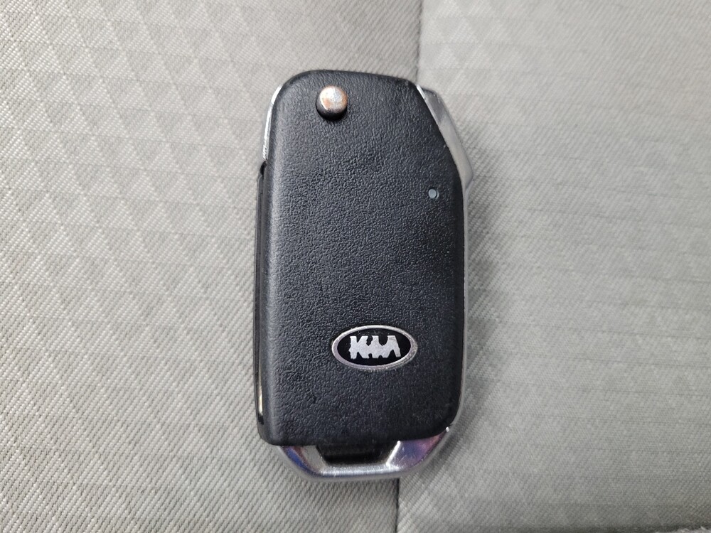 2021 Kia Soul in Charlotte, NC 28213 - 18092105 32