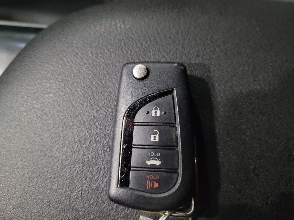 2020 Toyota Camry in Glen Burnie, MD 21061 - 18092106 32