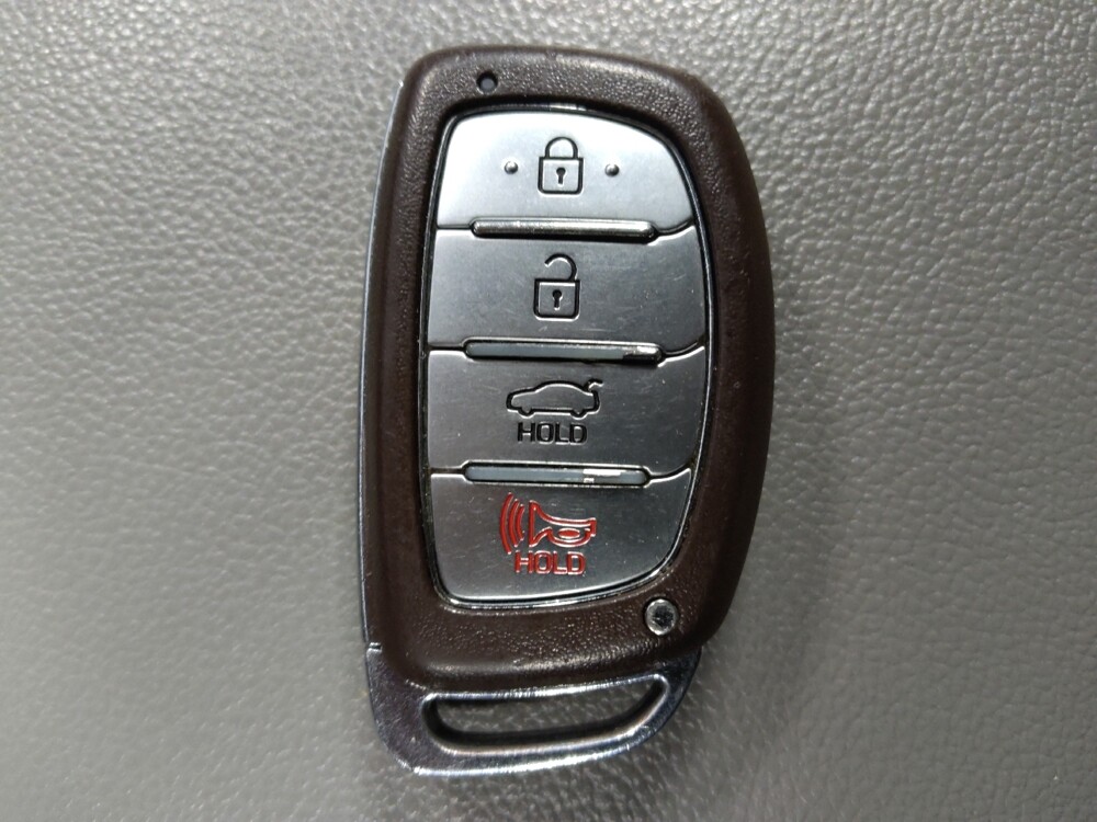 2018 Hyundai Elantra in Baton Rouge, LA 70816 - 18092110 32