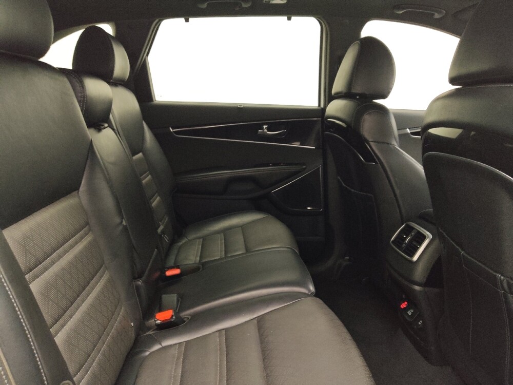2019 Kia Sorento in Midlothian, IL 60445 - 18092128 19