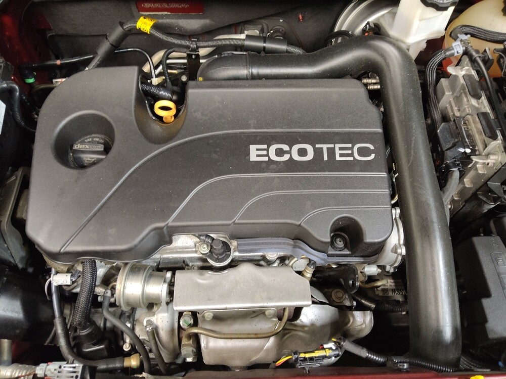 2020 Chevrolet Equinox in Greenville, SC 29607 - 18092137 30