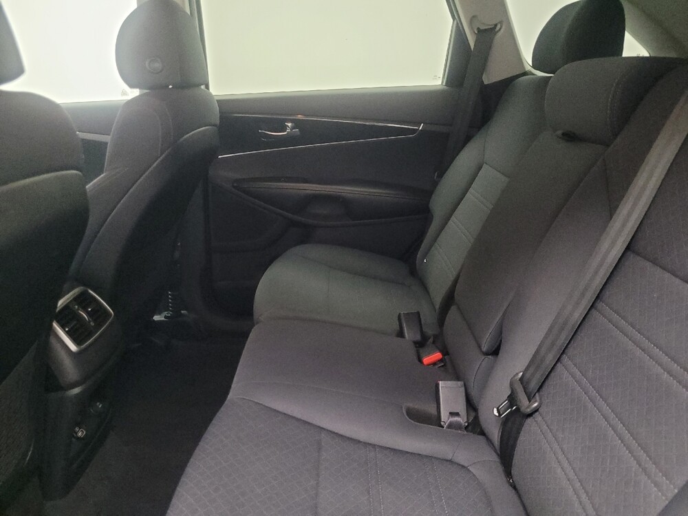 2018 Kia Sorento in Indianapolis, IN 46219 - 18092141 18