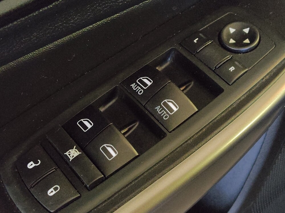 2021 Jeep Cherokee in Houston, TX 77060 - 18092177 27