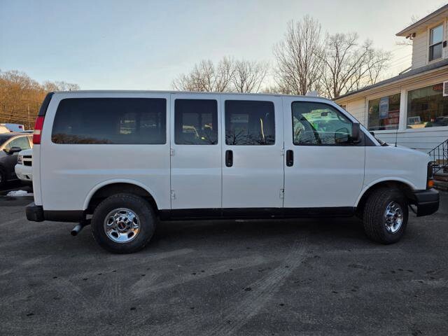 2009 GMC Savana 3500 in Blauvelt, NY 10913 - 18092189 8
