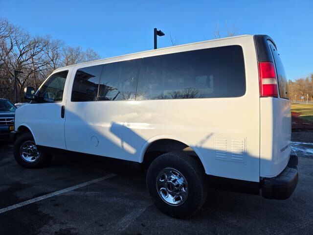 2009 GMC Savana 3500 in Blauvelt, NY 10913 - 18092189 5