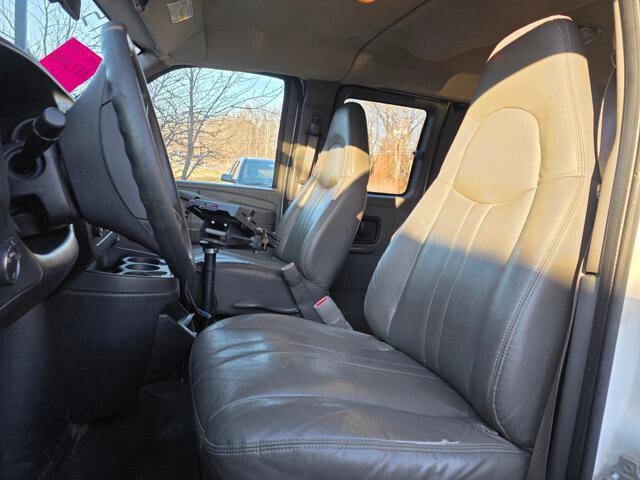2009 GMC Savana 3500 in Blauvelt, NY 10913 - 18092189 12