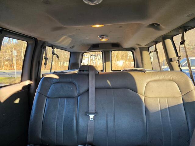 2009 GMC Savana 3500 in Blauvelt, NY 10913 - 18092189 25