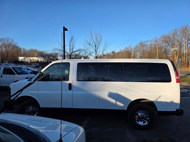 2009 GMC Savana 3500 in Blauvelt, NY 10913 - 18092189 4