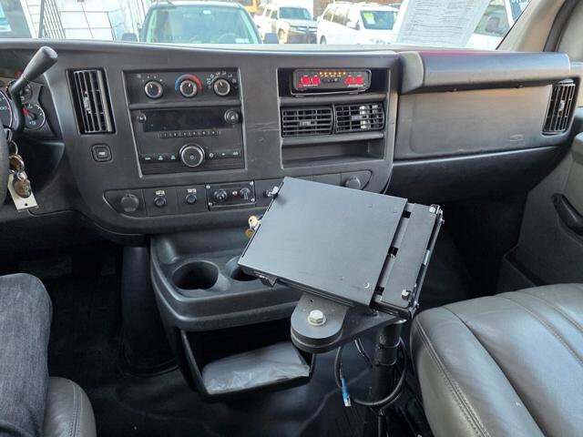 2009 GMC Savana 3500 in Blauvelt, NY 10913 - 18092189 16