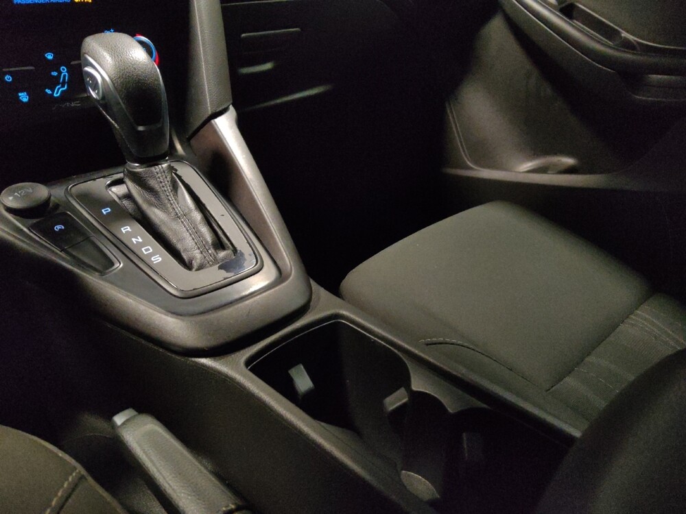 2018 Ford Focus in Phoenix, AZ 85022 - 18092190 26