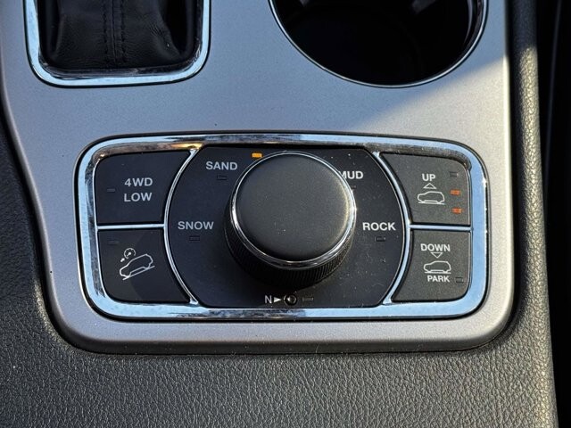 2017 Jeep Grand Cherokee in Winchester, VA 22602 - 18092202 21