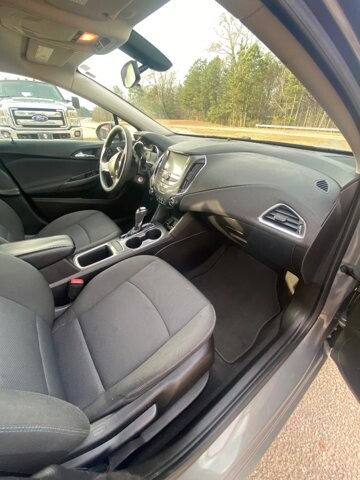 2018 Chevrolet Cruze in Flowery Branch, GA 30542 - 18092238 7