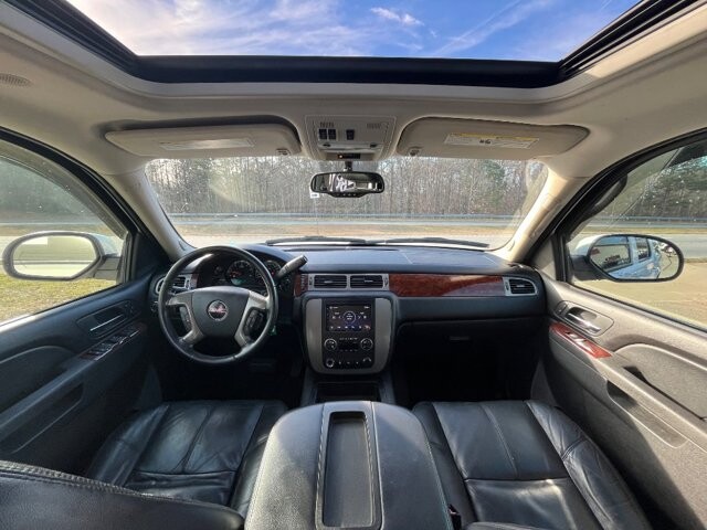 2010 GMC Yukon XL in Flowery Branch, GA 30542 - 18092241 7