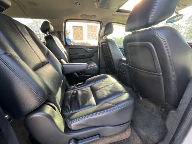 2010 GMC Yukon XL in Flowery Branch, GA 30542 - 18092241 11