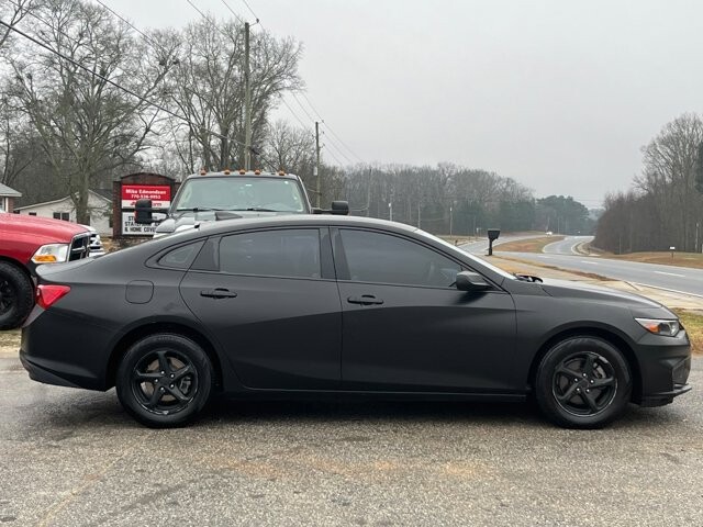 2018 Chevrolet Malibu in Flowery Branch, GA 30542 - 18092243 4