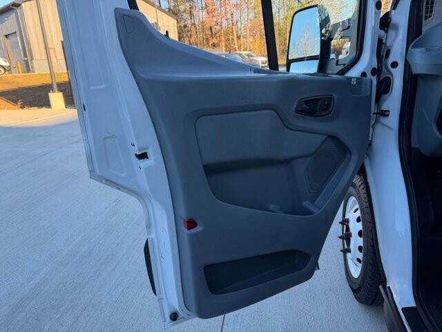 2019 Ford Transit 350 in Knoxville, TN 37920 - 18092320 9