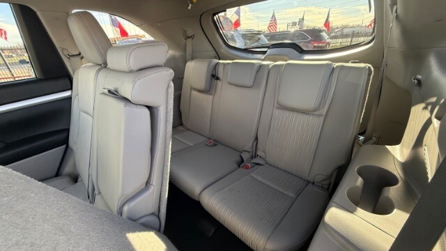 2015 Toyota Highlander in Dallas, TX 75228 - 18092326 16