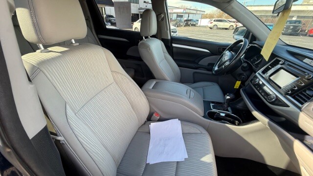 2015 Toyota Highlander in Dallas, TX 75228 - 18092326 18