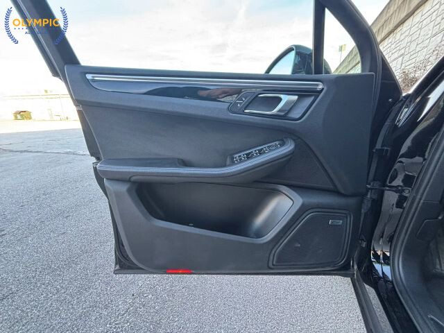 2017 Porsche Macan in Decatur, GA 30032 - 18092329 44