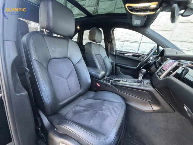 2017 Porsche Macan in Decatur, GA 30032 - 18092329 40