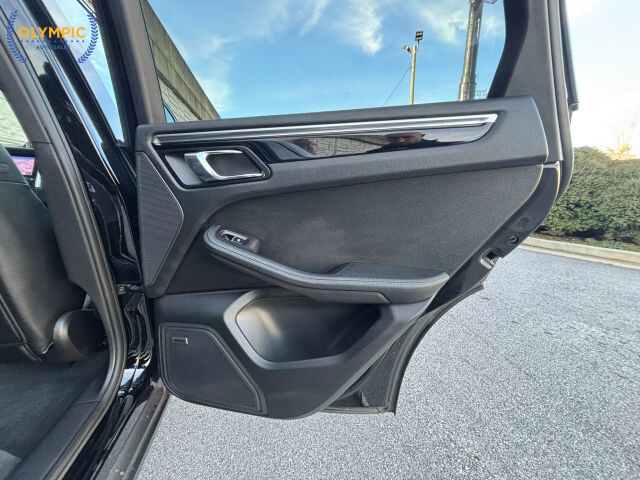 2017 Porsche Macan in Decatur, GA 30032 - 18092329 47