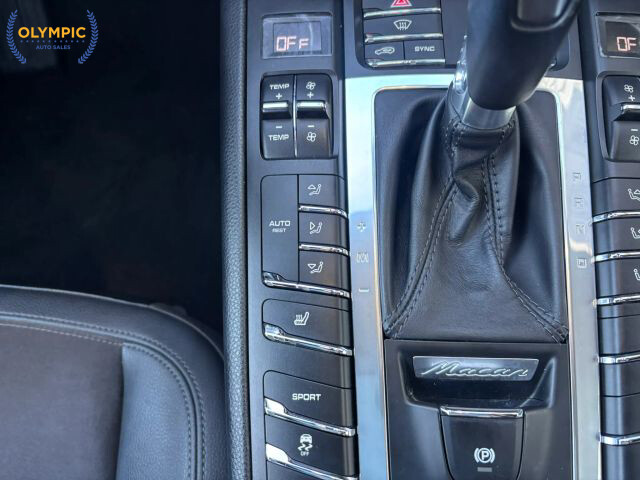 2017 Porsche Macan in Decatur, GA 30032 - 18092329 32