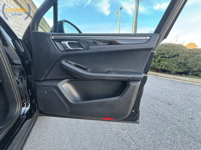 2017 Porsche Macan in Decatur, GA 30032 - 18092329 45