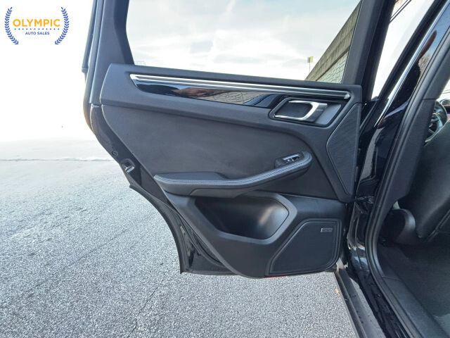 2017 Porsche Macan in Decatur, GA 30032 - 18092329 46