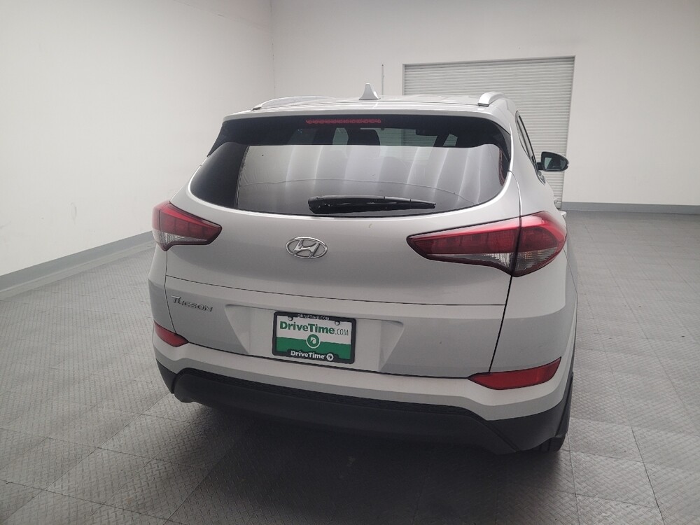 2017 Hyundai Tucson in Downey, CA 90241 - 18092338 7
