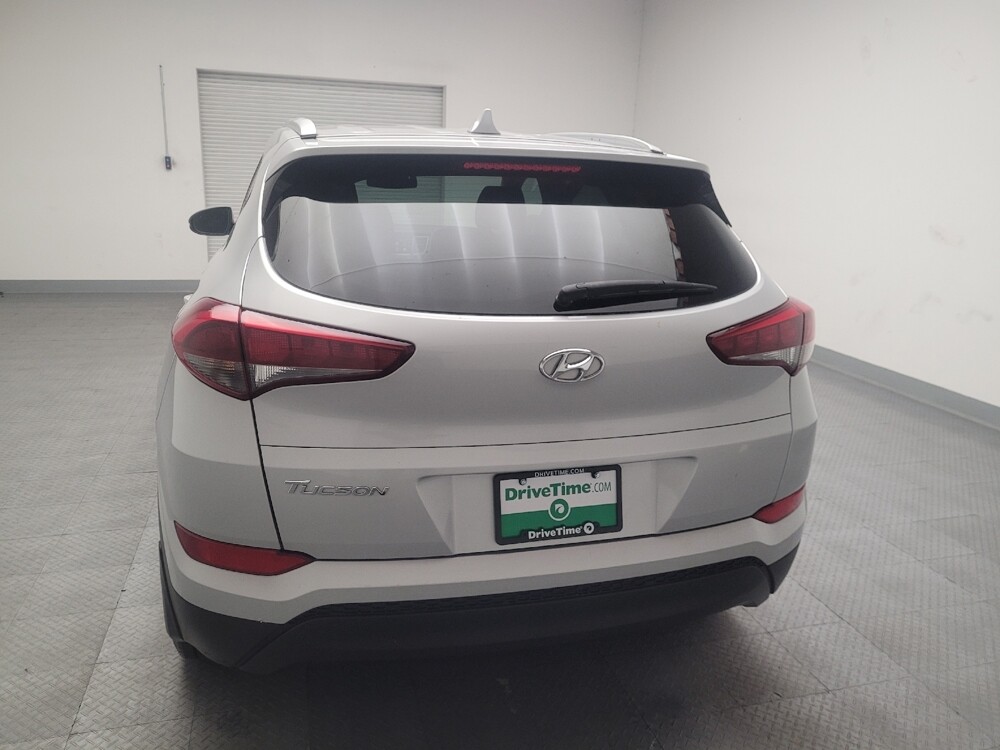2017 Hyundai Tucson in Downey, CA 90241 - 18092338 6