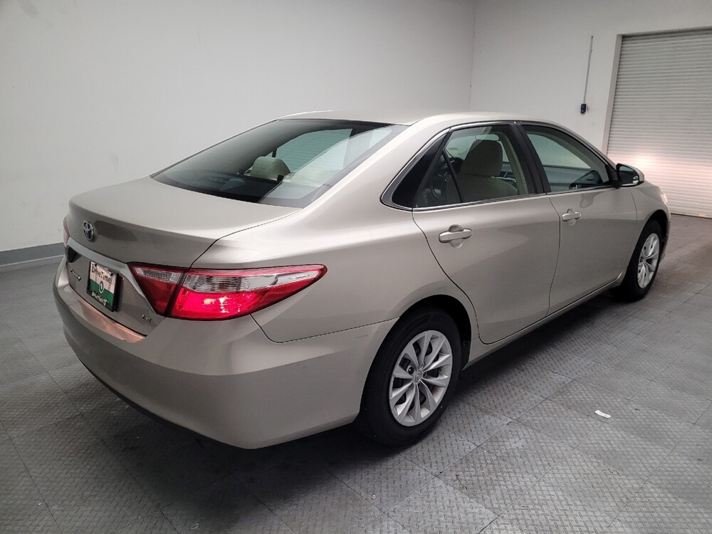 2016 Toyota Camry in Fresno, CA 93726 - 18092340 9