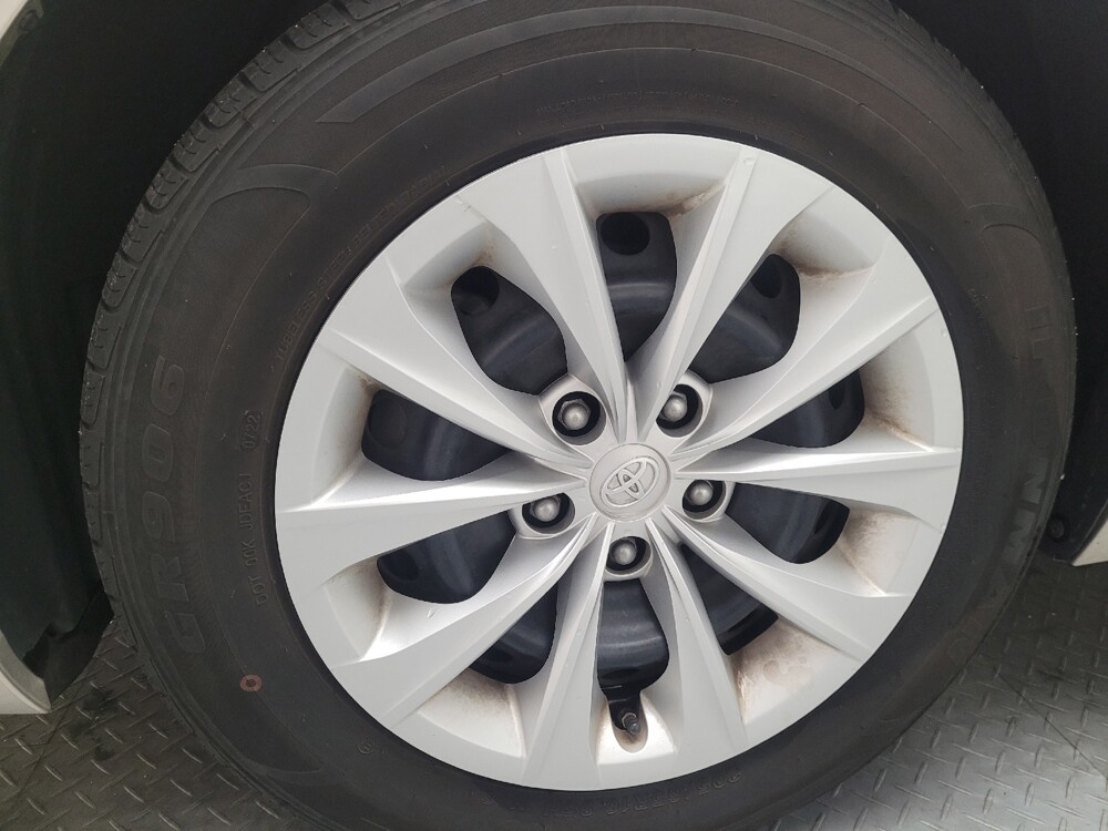 2016 Toyota Camry in Fresno, CA 93726 - 18092340 31