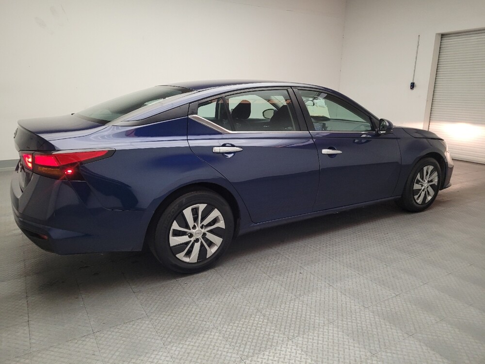 2022 Nissan Altima in Sacramento, CA 95821 - 18092341 10