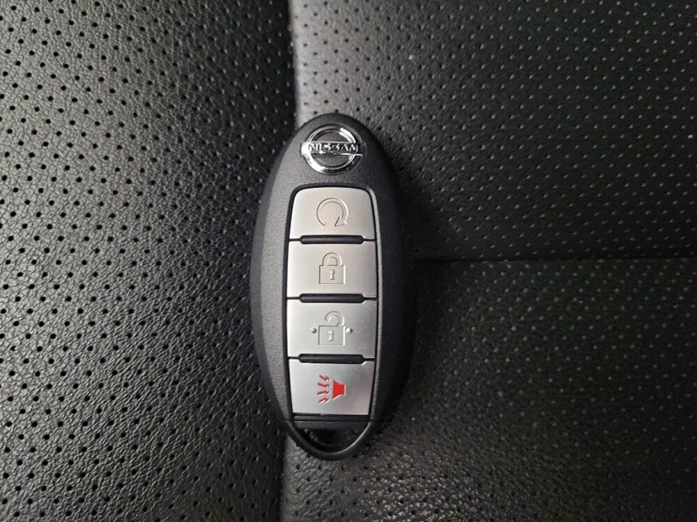 2017 Nissan Rogue Sport in Riverside, CA 92504 - 18092342 32