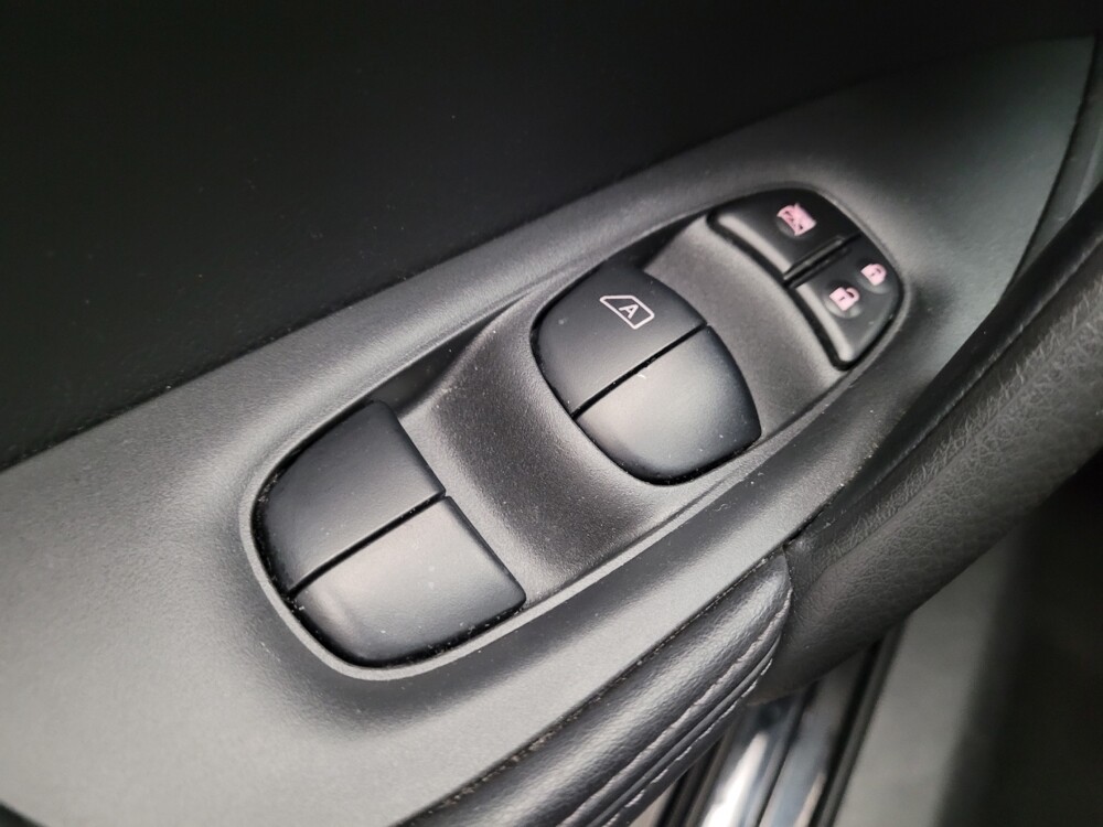 2017 Nissan Rogue Sport in Riverside, CA 92504 - 18092342 27