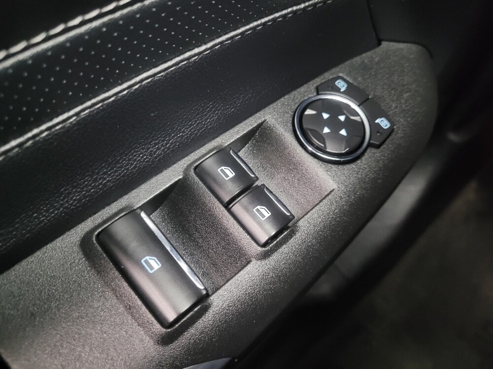 2018 Ford Mustang in Indianapolis, IN 46222 - 18092344 27