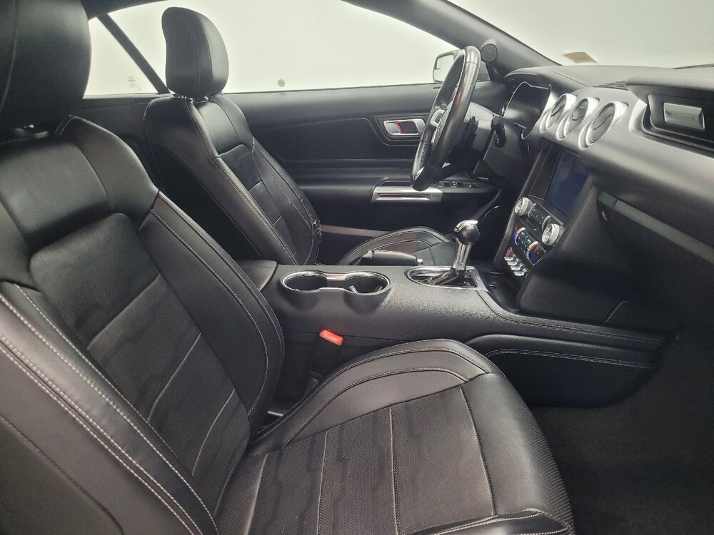 2018 Ford Mustang in Indianapolis, IN 46222 - 18092344 21