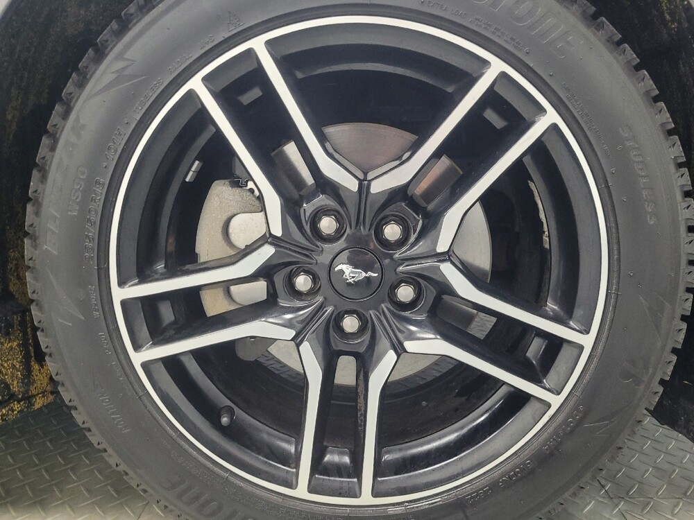 2018 Ford Mustang in Indianapolis, IN 46222 - 18092344 31