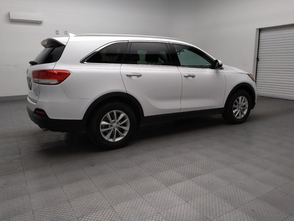 2017 Kia Sorento in Temple, TX 76502 - 18092360 10