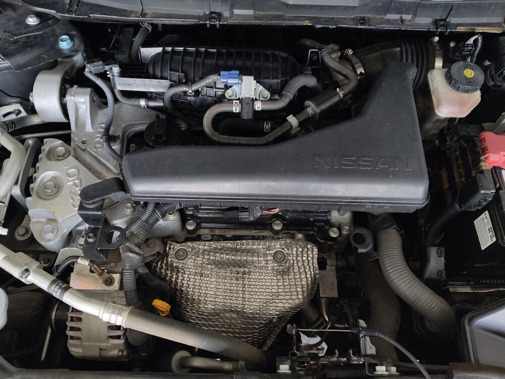 2018 Nissan Rogue in Chandler, AZ 85225 - 18092371 30