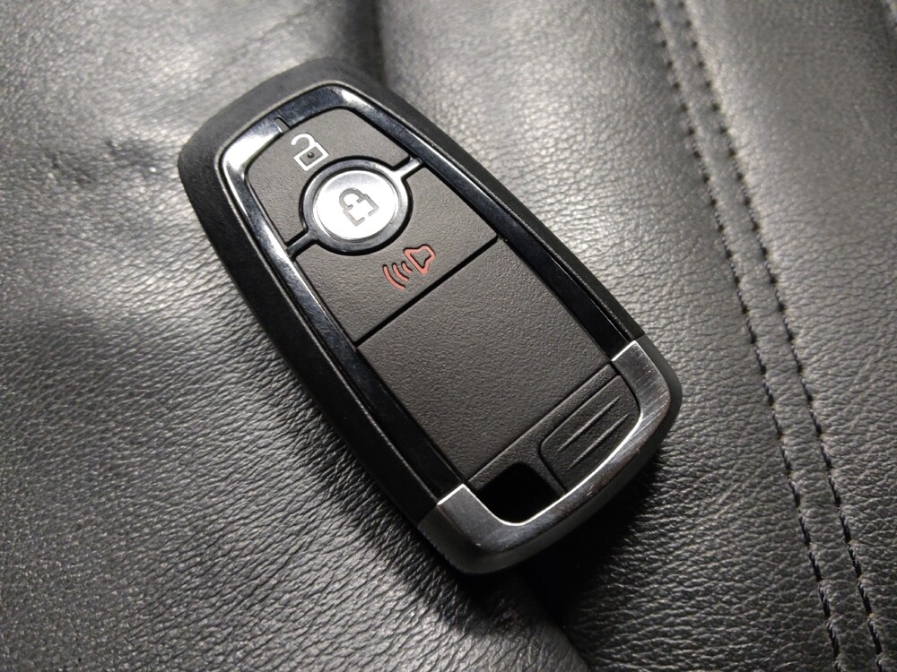 2018 Ford Edge in Chandler, AZ 85225 - 18092375 32