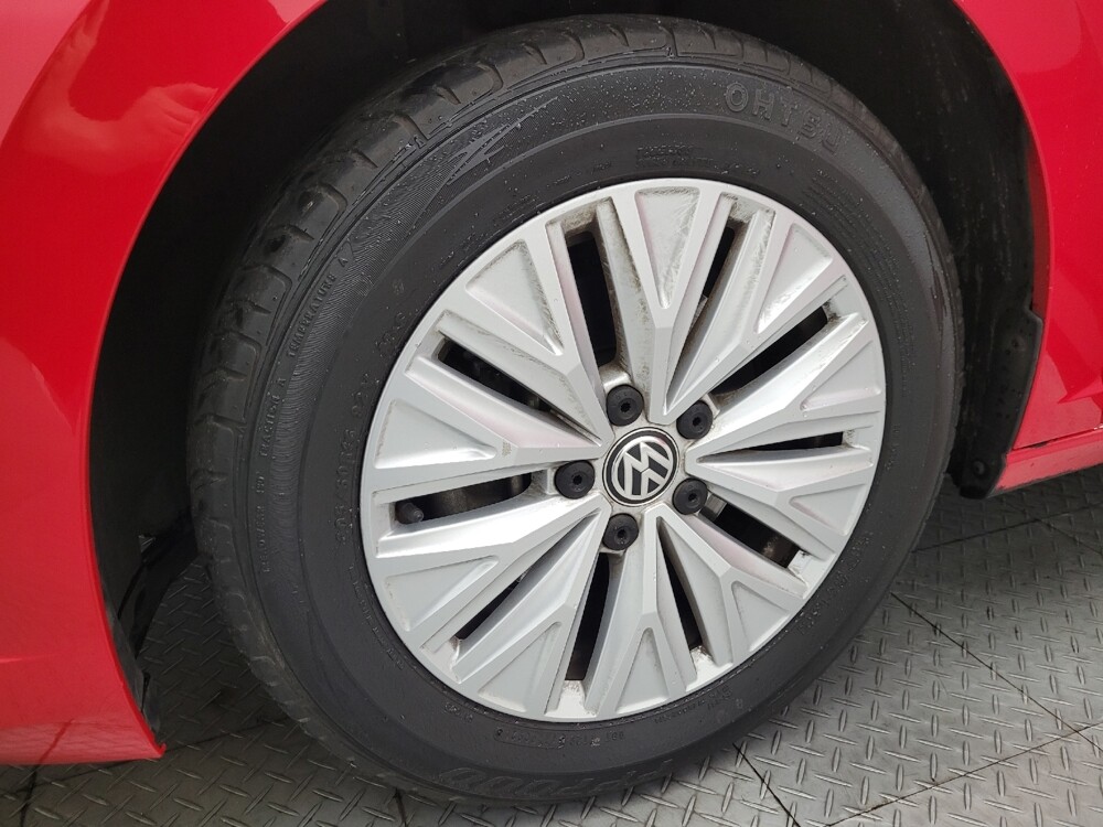 2019 Volkswagen Jetta in Phoenix, AZ 85015 - 18092379 31