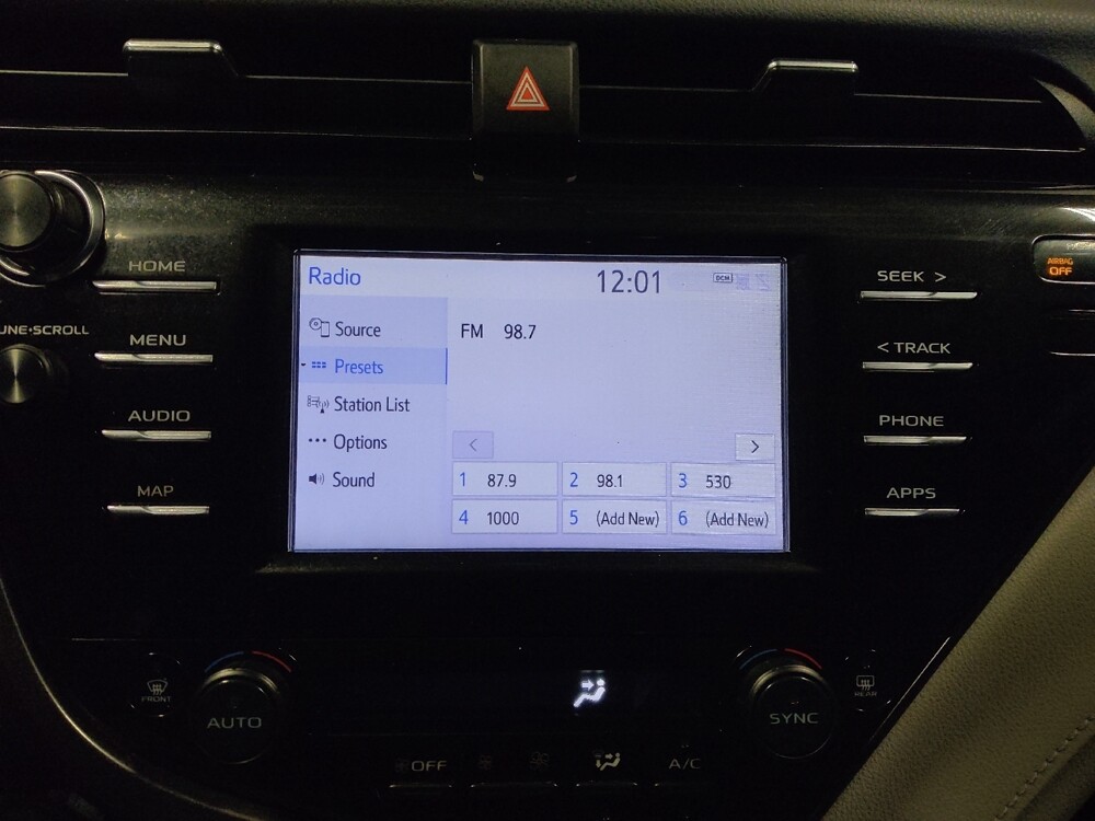 2019 Toyota Camry in Chandler, AZ 85225 - 18092380 25