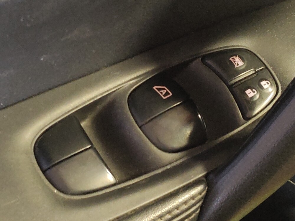 2018 Nissan Rogue Sport in Tallahassee, FL 32304 - 18092391 27