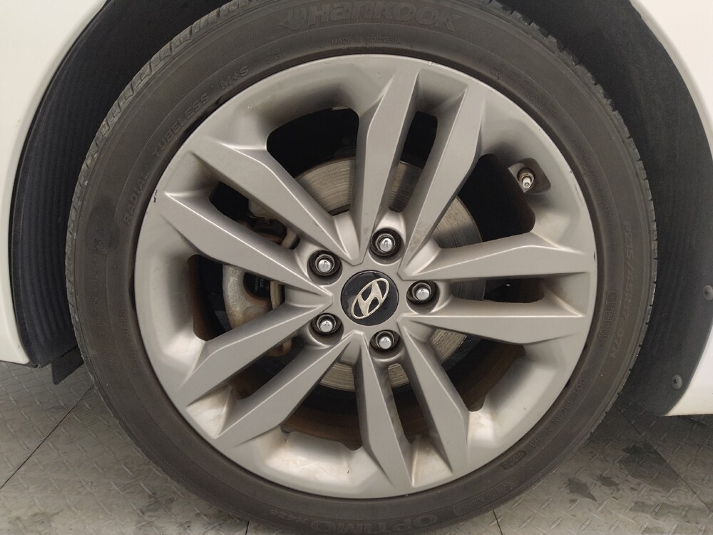 2016 Hyundai Elantra in Charleston, SC 29414 - 18092393 31