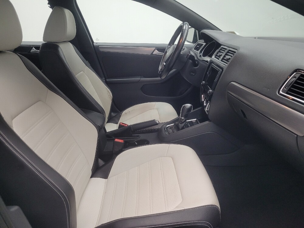 2016 Volkswagen Jetta in Indianapolis, IN 46219 - 18092402 21