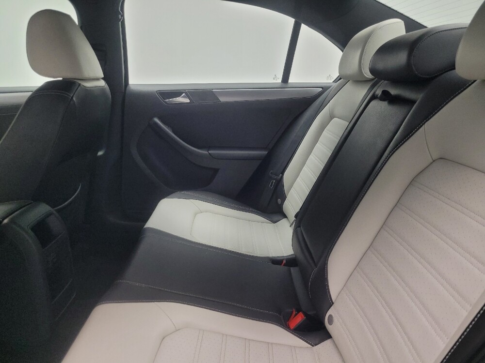 2016 Volkswagen Jetta in Indianapolis, IN 46219 - 18092402 18