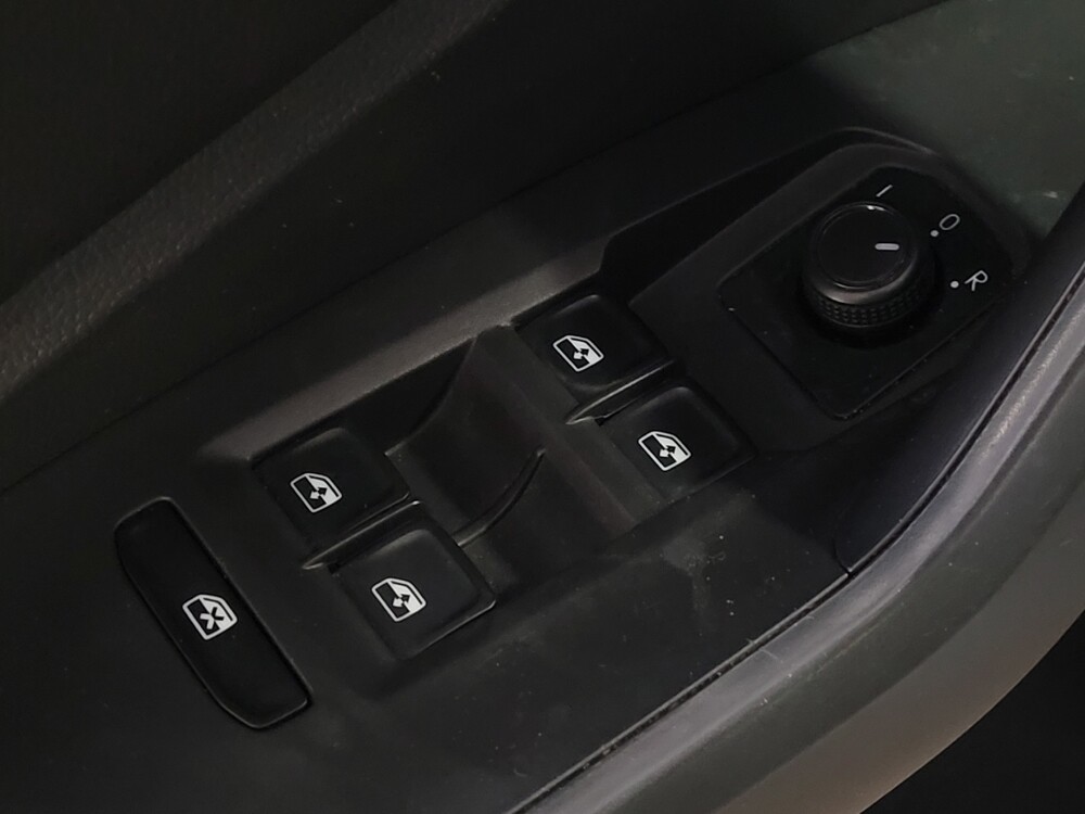 2019 Volkswagen Jetta in Hialeah, FL 33014 - 18092412 27