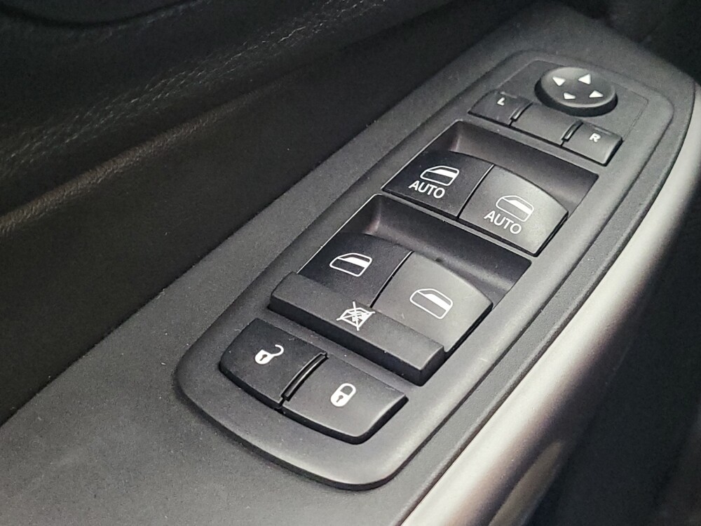 2019 Jeep Cherokee in Memphis, TN 38128 - 18092433 27