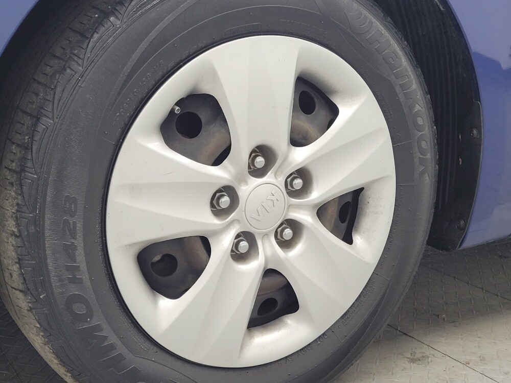 2017 Kia Forte in Huntsville, AL 35816 - 18092436 31